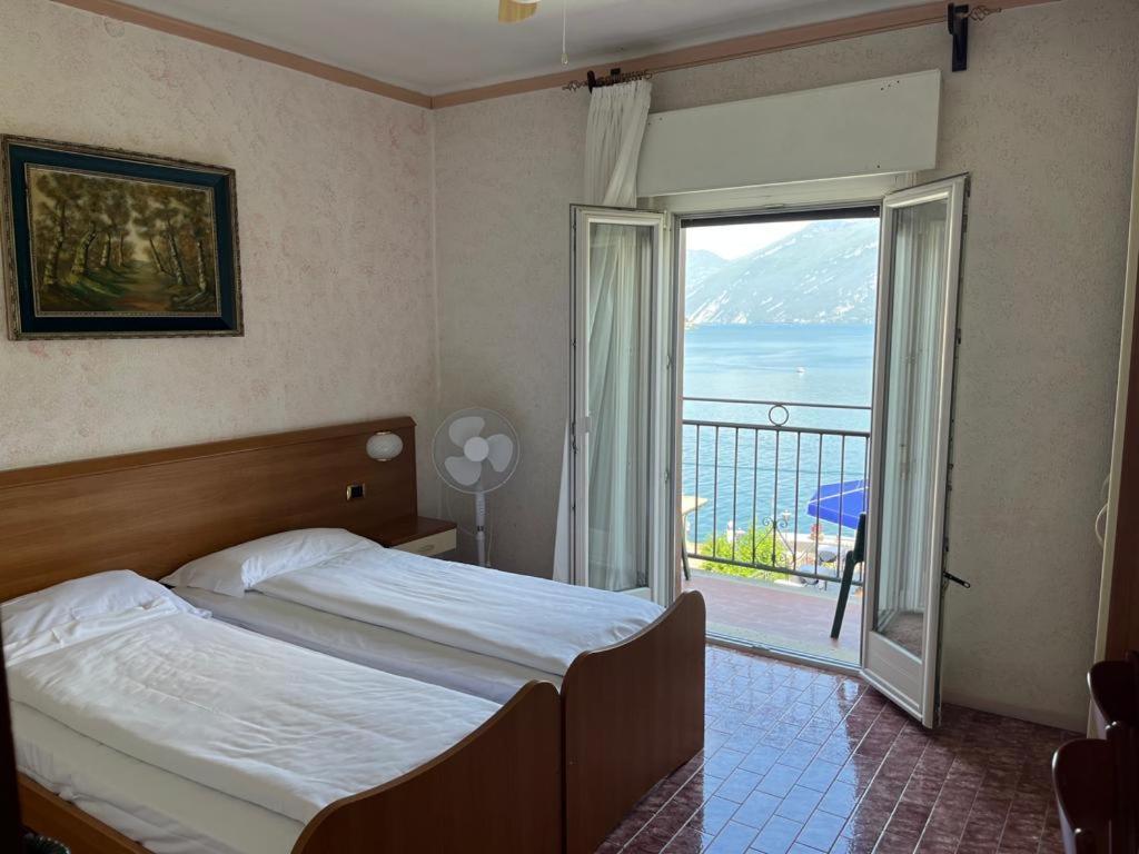Hotel Alla Noce Limone sul Garda Bagian luar foto
