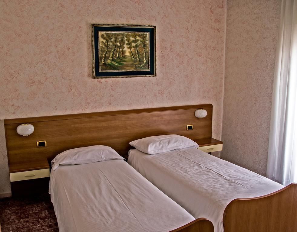 Hotel Alla Noce Limone sul Garda Ruang foto