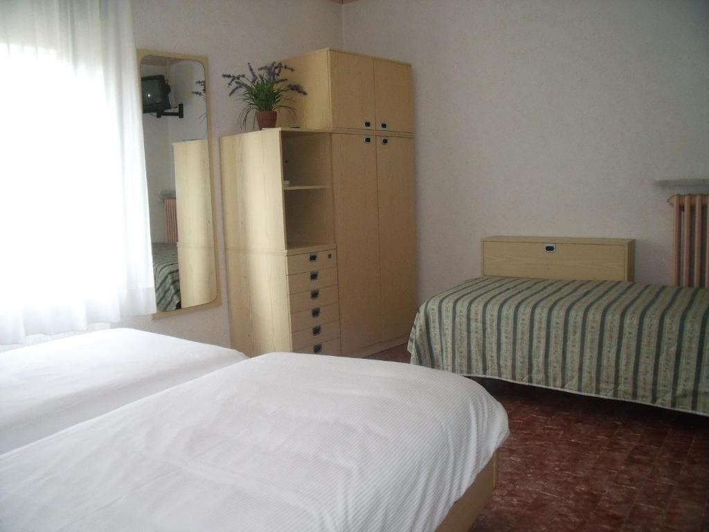 Hotel Alla Noce Limone sul Garda Ruang foto